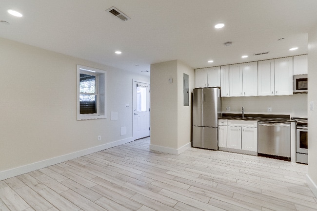 Foto del edificio - 2919 11th St NW