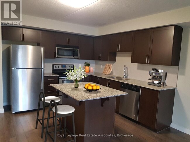 Building Photo - 25 Kay Cres