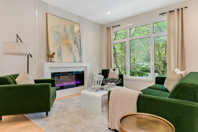 Building Photo - 6915 N Western Ave