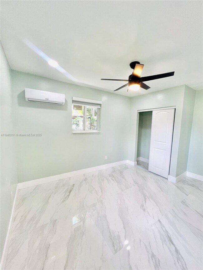 Foto del edificio - 10370 SW 174th Terrace