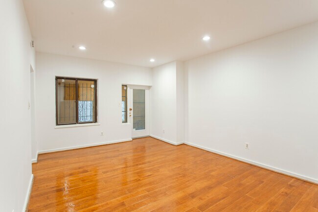 Living Room - 1035 Spruce St