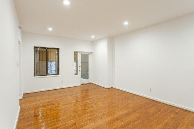 Living Room - 1035 Spruce St