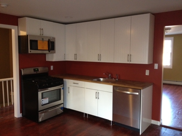 Eat-In Kitchen - 83 Ann St