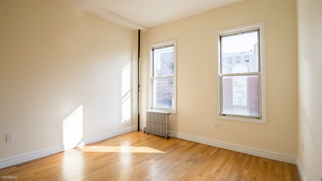 Building Photo - 3 br, 1 bath  - 117 Wilson Ave