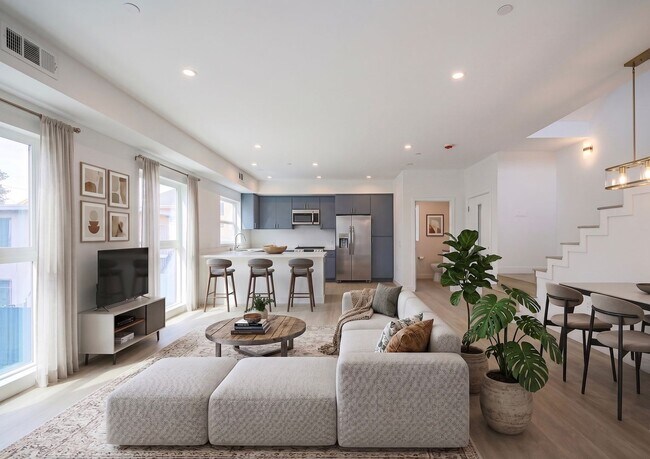 Foto del edificio - Luxury 2026 Townhomes with Massive Bedrooms + Decks with Views