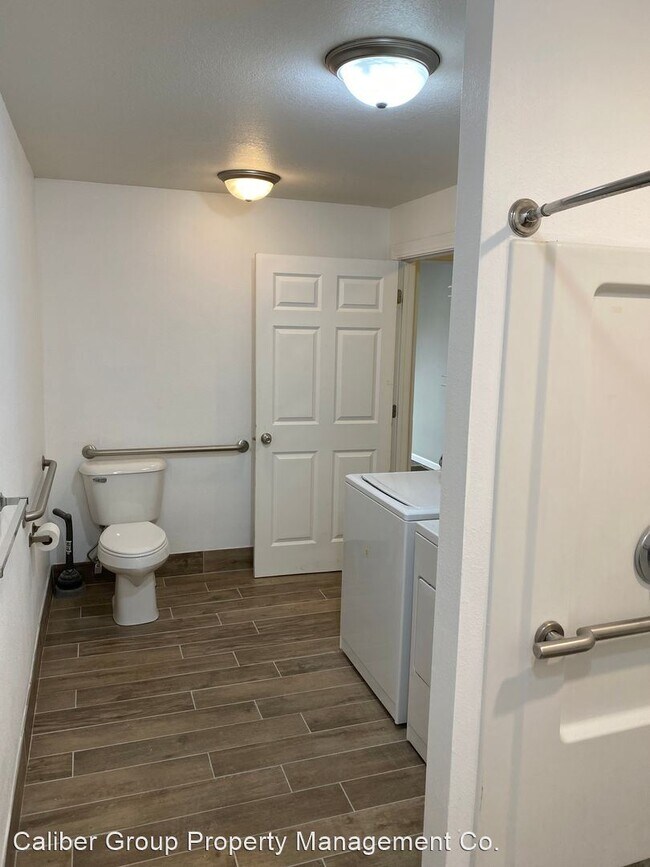 Building Photo - 3 br, 1.5 bath House - 314 1st Ave SE