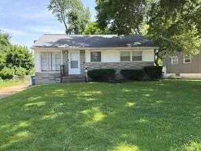 Building Photo - 10650 Dunkeld Cir