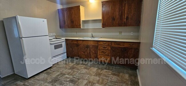 Foto del edificio - 298 W 17th St