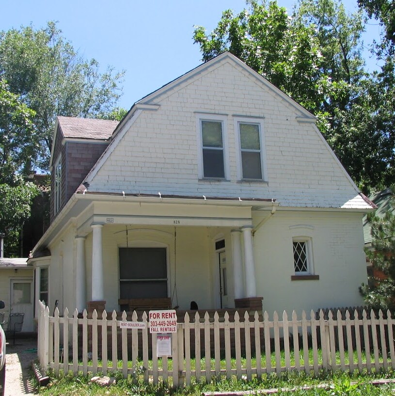 Primary Photo - 828 Marine St
