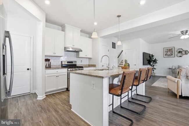 Foto del edificio - 5319 Holley Oak Ln