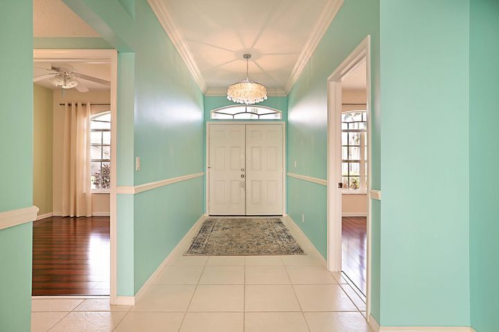 Primary Photo - 1422 Fairway Cir