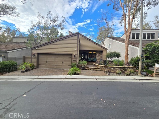 Foto del edificio - 24832 Forest Knoll Ln