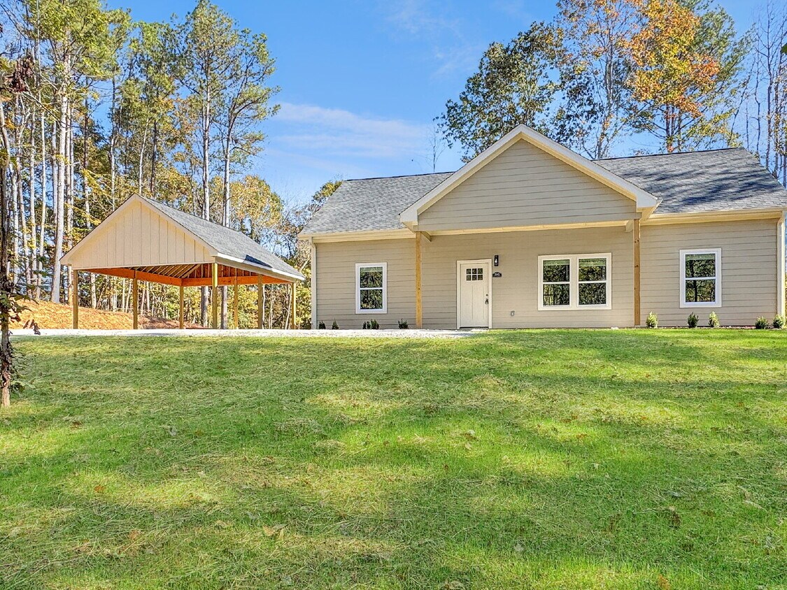 Brand New Rental in North Hall! - Brand New Rental in North Hall!