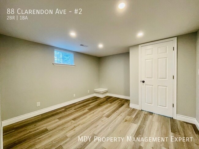 Building Photo - Beautiful lower unit!