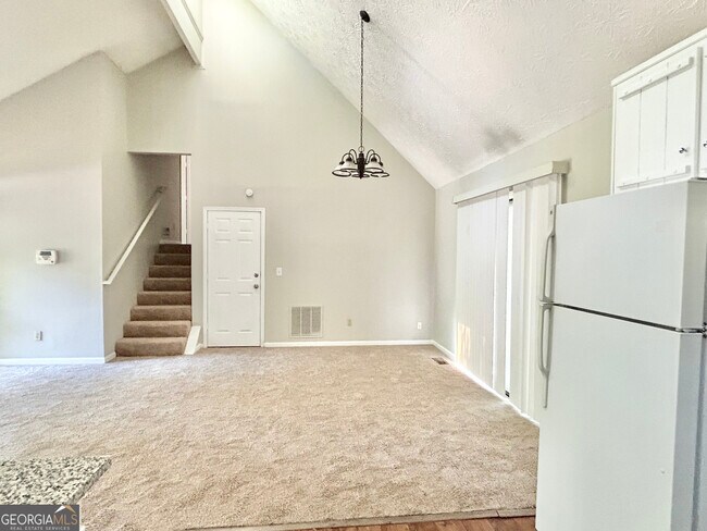 Foto del edificio - 5955 Sutton Pl