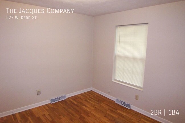 Building Photo - Very Nice Clean 2 Bedroom 1 Bath 1 Car Gar...