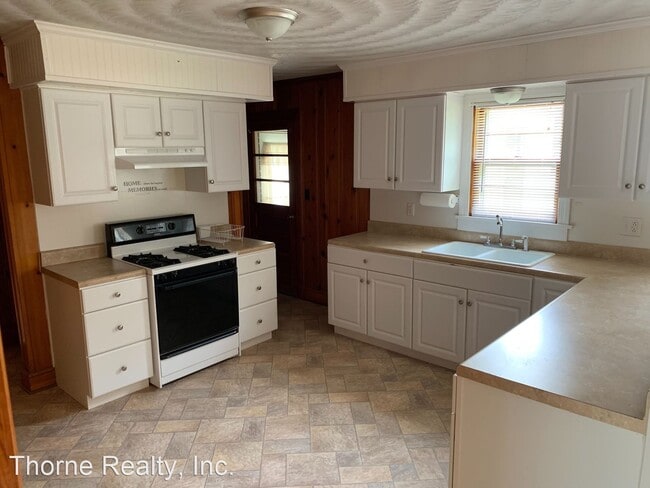 Building Photo - 3 br, 1 bath House - 1615 Hunter Hill Rd.