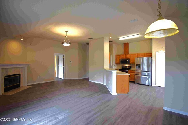 Building Photo - 9338 Prosperity Lake Dr