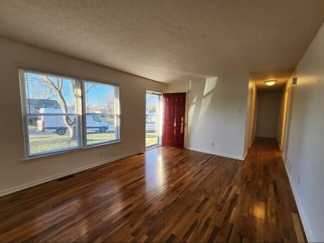 Foto del edificio - A cozy 3 bedroom, one bathroom house!