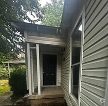 Building Photo - 8403 Tackett St