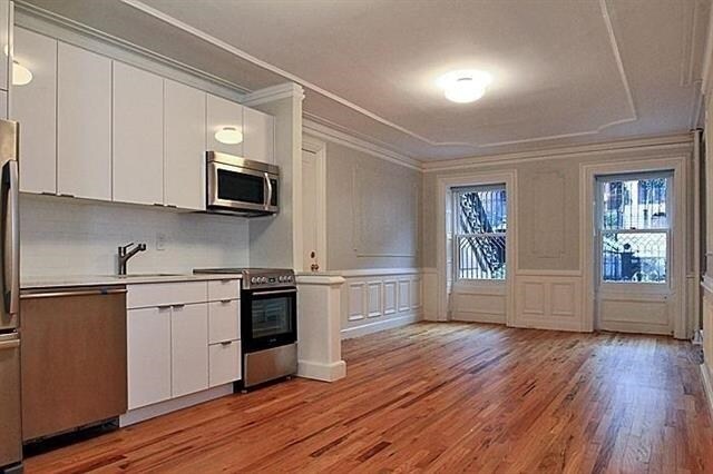Primary Photo - 906 HUDSON St