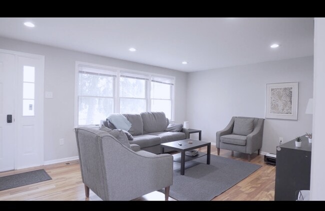 Photo - 9008 Autoville Dr House