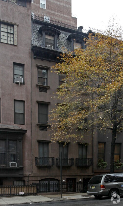 Primary Photo - 128 E 37th St