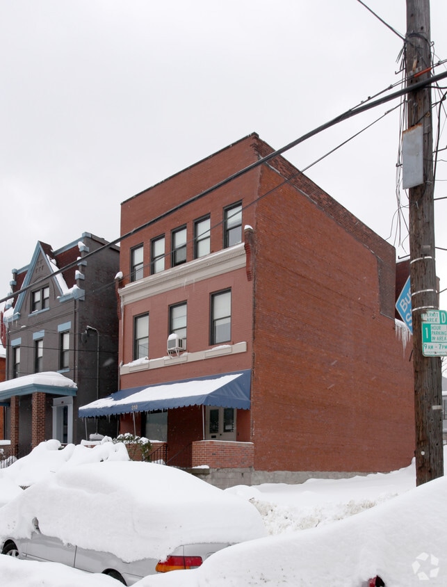 Primary Photo - 310 Oakland Ave
