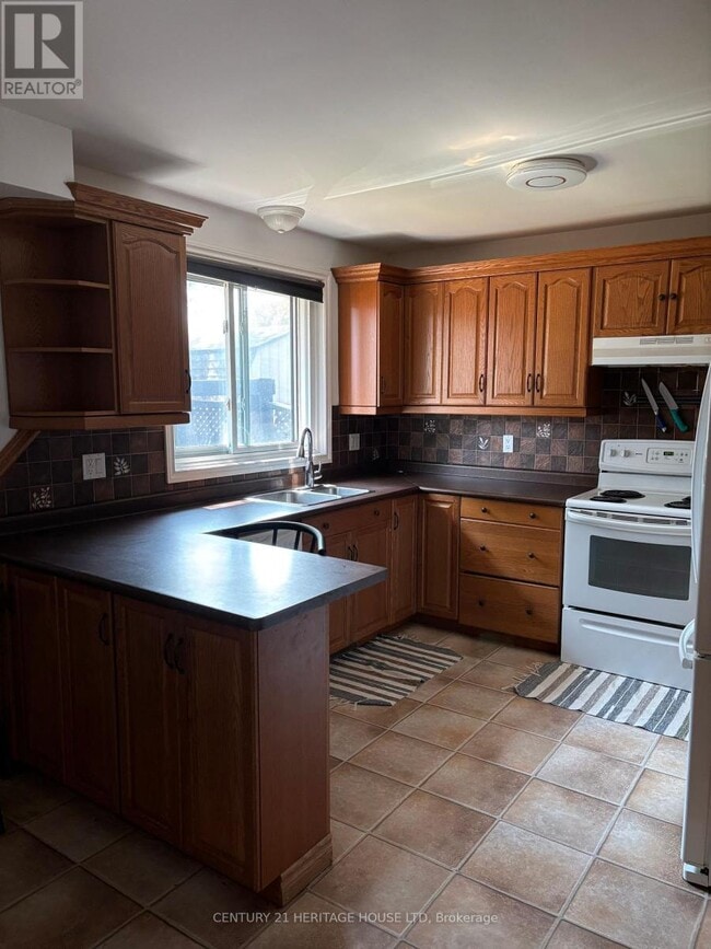 Building Photo - 29 McCully Dr
