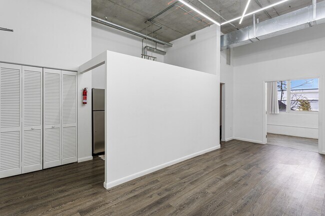 Building Photo - 250 NW 23rd St