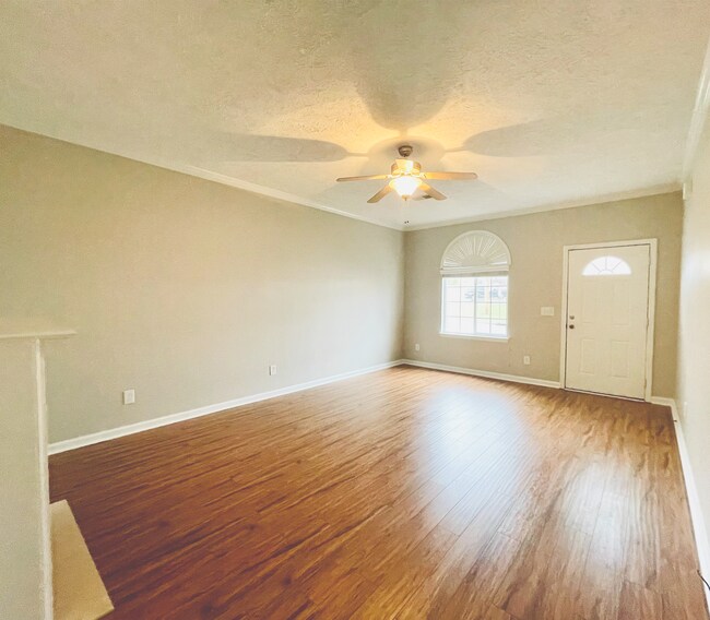 Building Photo - 724 Spence Enclave Ln