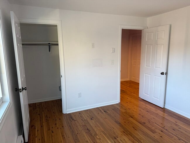 Building Photo - 25 Lawrence St