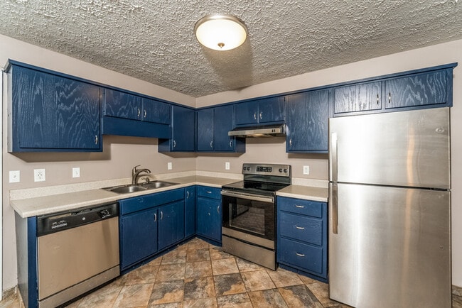 Building Photo - 123 Dogwood Cir