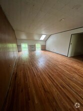 Building Photo - 410 Innis St