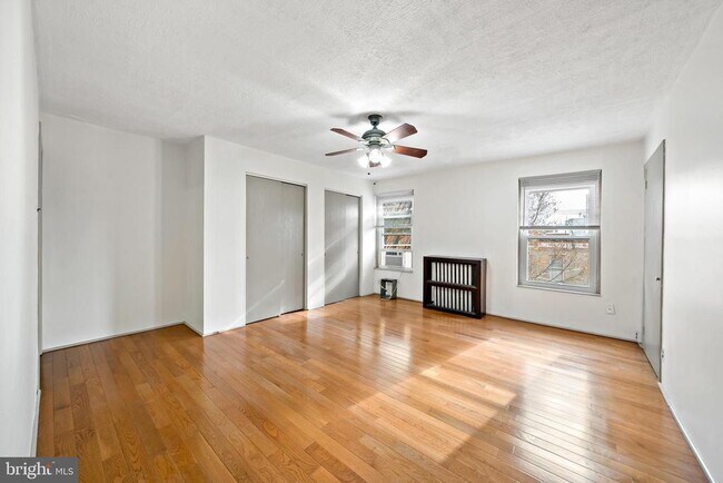 Foto del edificio - 625 Catharine St