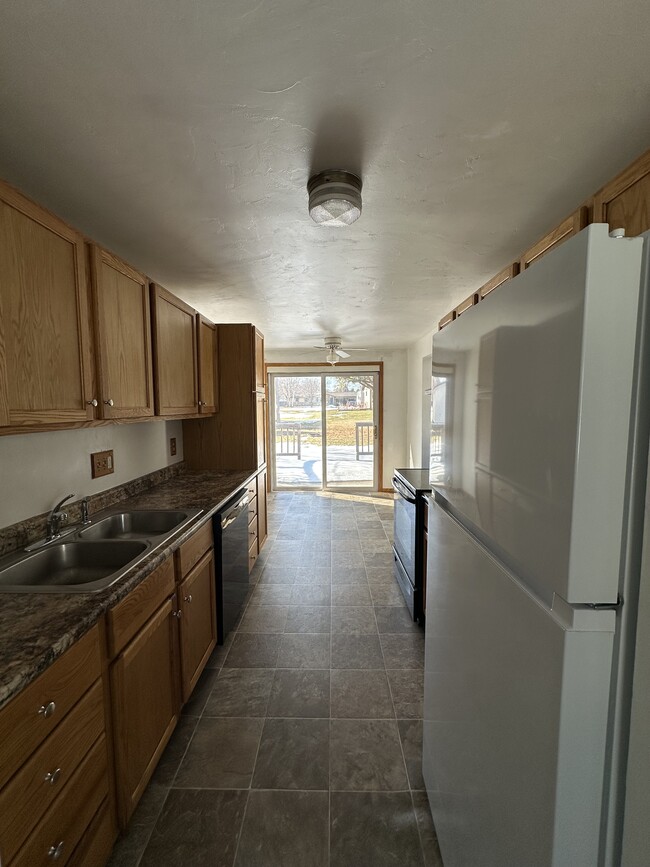 Building Photo - 1343 Sunray Ln