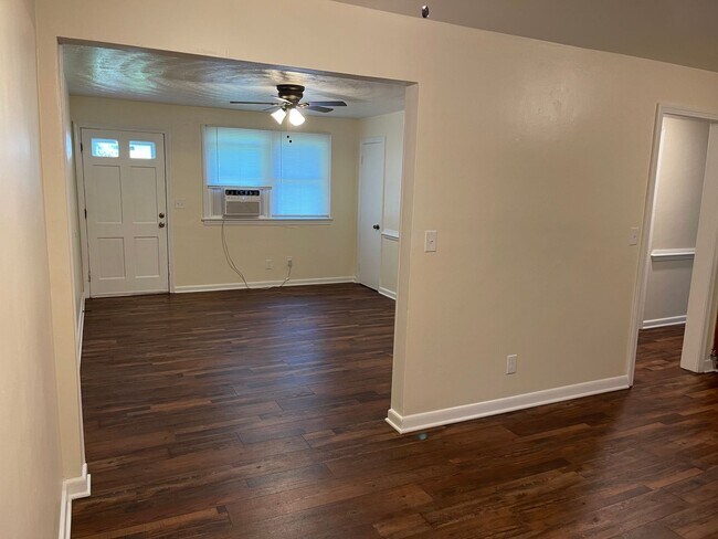 Building Photo - 1305 Willow Ave