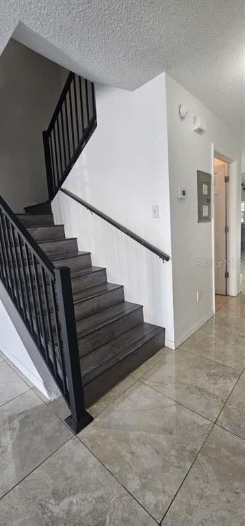 Foto del edificio - 412 Kensington Lake Cir