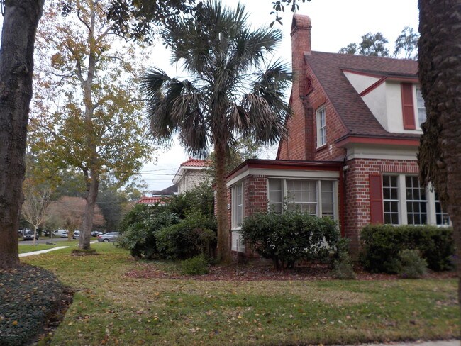 Building Photo - 1443 Avondale Ave