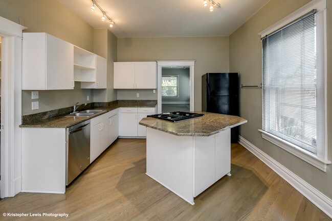 Foto del edificio - 245 S Corona St