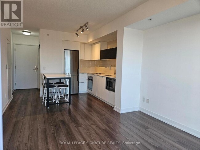 Building Photo - 20 Thomas Riley Rd