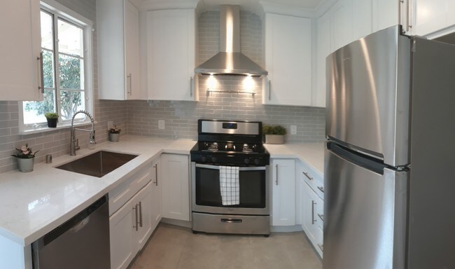 Building Photo - 5711 Woodman Ave