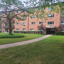 Building Photo - 1019 N Boxwood Dr