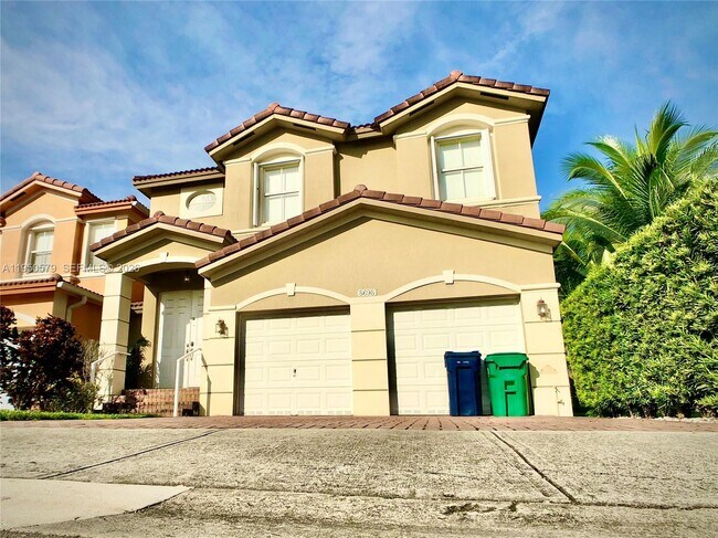 Foto del edificio - 8698 NW 109th Ct