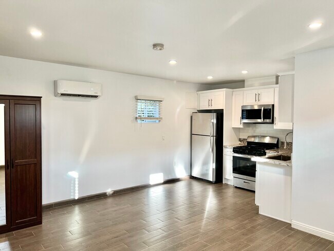 Foto del edificio - 8112 Paso Robles Ave