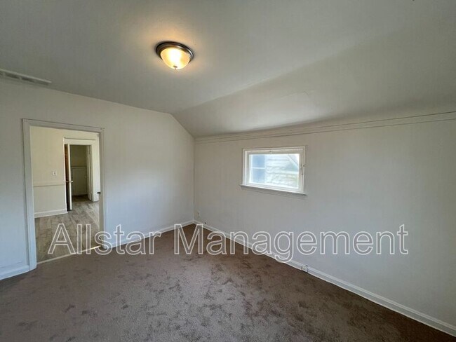 Foto del edificio - 3617 W 46th St