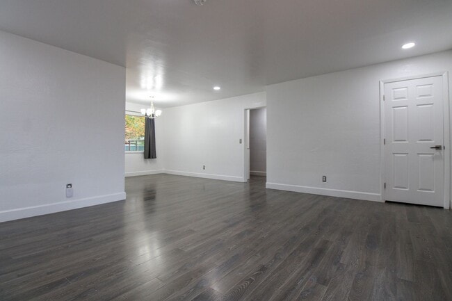 Foto del edificio - 1170 Clearview Ave NE