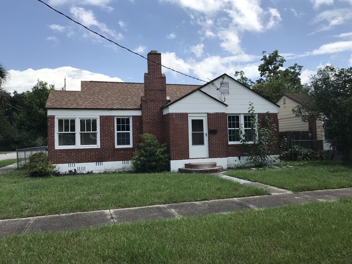 Primary Photo - 362 E 45th St
