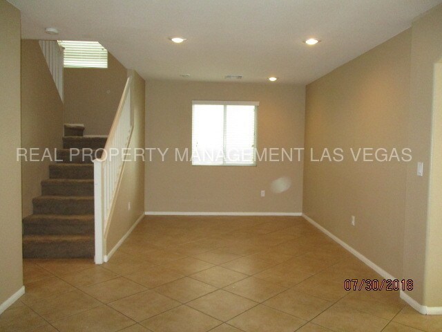 Great 2 Story Home House For Rent In Las Vegas Nv Apartments Building Photo Great 2 Story Home