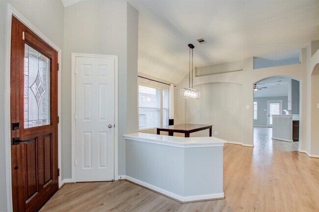 Foto del edificio - 21942 Rustic Canyon Ln